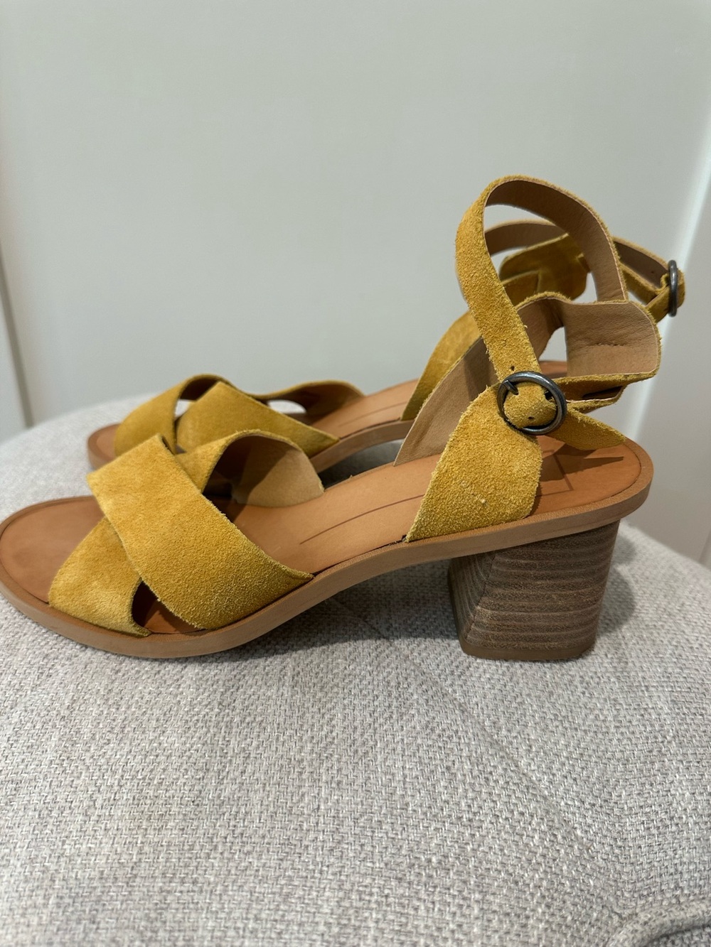 Dolce Vita size 8 yellow suede ankle strap sandals with rounded block heel